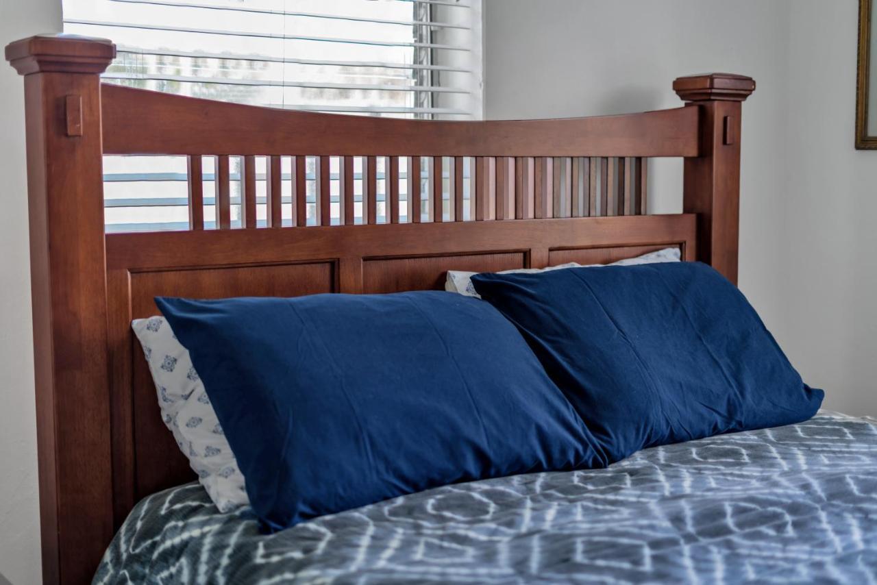 Value And Convenience In The Heart Of Near Downtown And The Beaches *