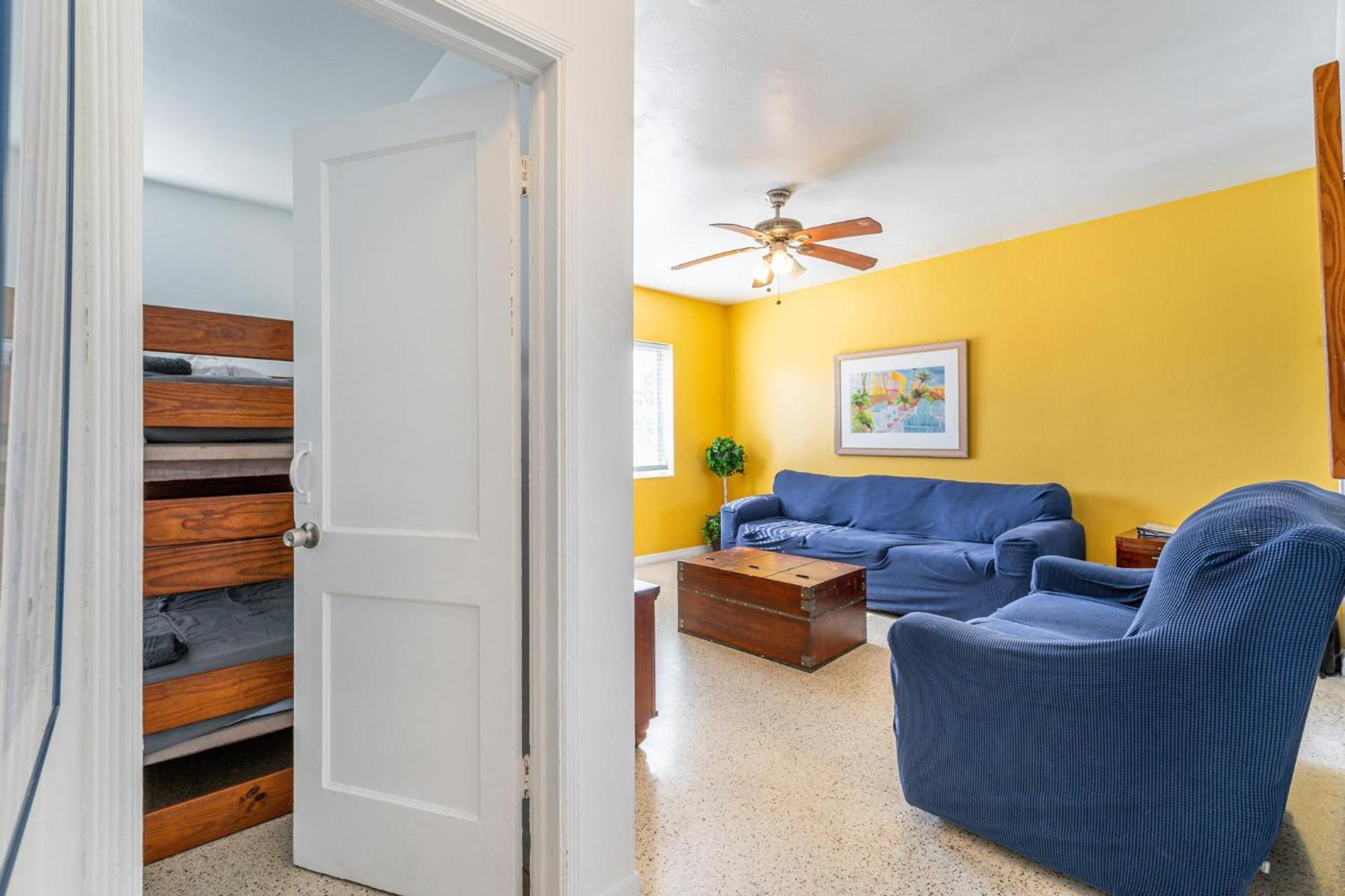 Apartment Value And Convenience In The Heart Of Near Downtown And The Beaches
